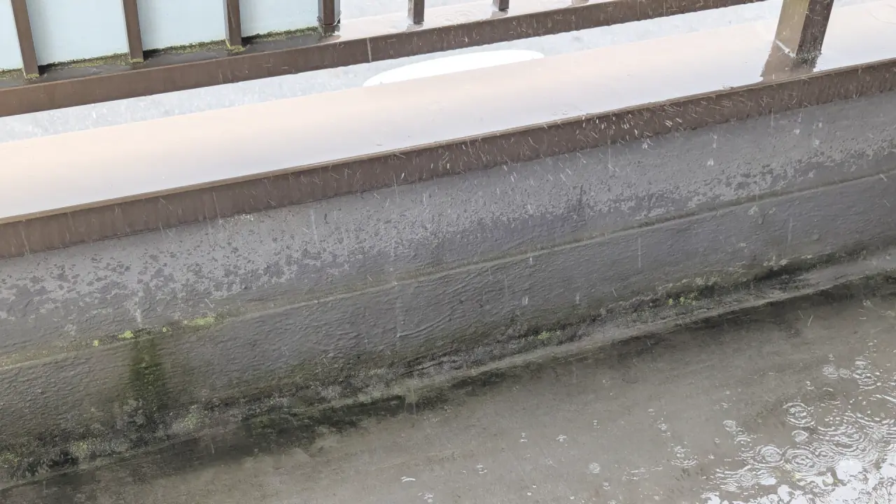 バルコニーやベランダの防水層、剥がれてきていませんか？
